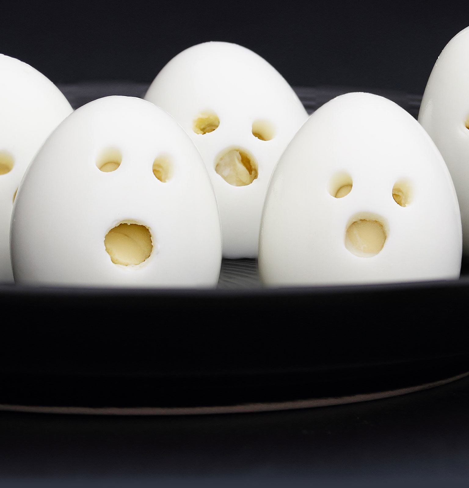 Hard boiled eggs that look shocked