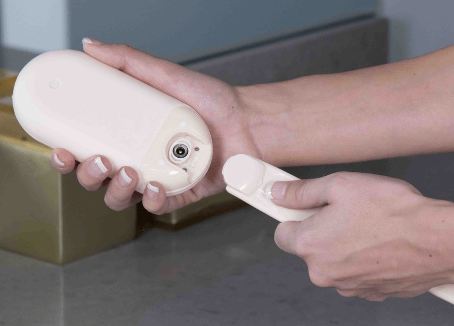 Easily detach the handle to reveal the charging port