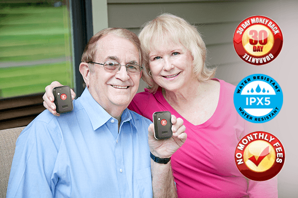 senior couple with fasthelp device